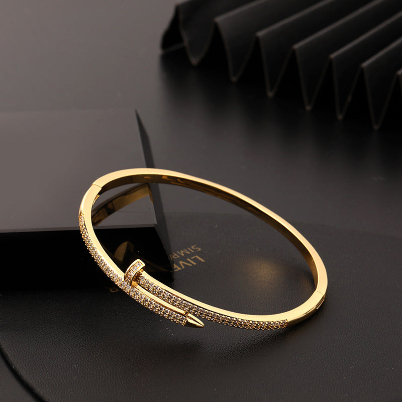 Brazalete de cobre de uñas de circón micro pavimentado al por mayor